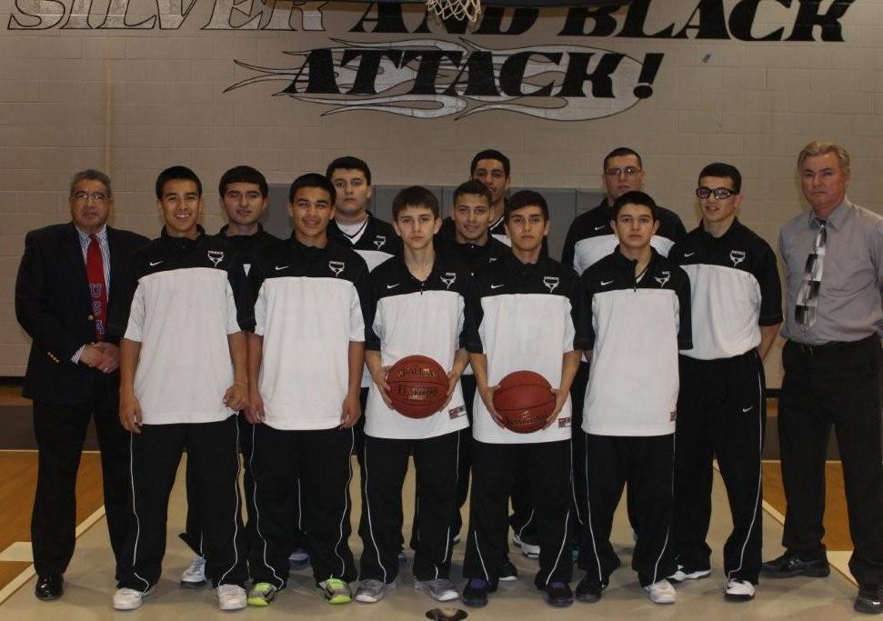 winnvarsitybasketballteam2014.jpg